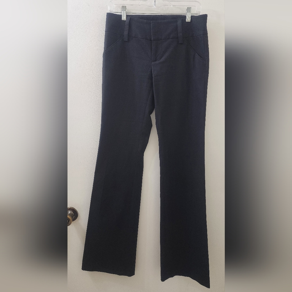 Alice+Olivia Classic Women's Black Flare Pants,‎ Size 4.
